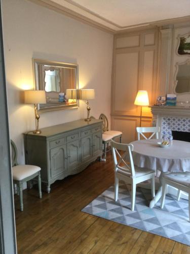 EGLANTINE APPARTEMENT CENTRE HISTORIQUE DE DINAN