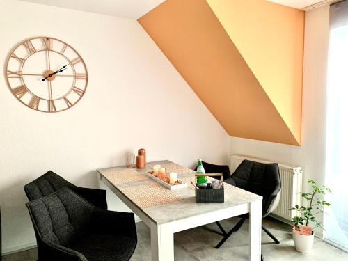 Eigenes Apartment im Herzen der Stadt mit Balkon und WLAN III