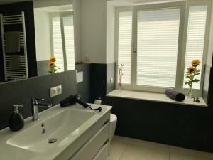 Ein Katzensprung zum Meer - 3 Zi, 2 Bäder, Balkon