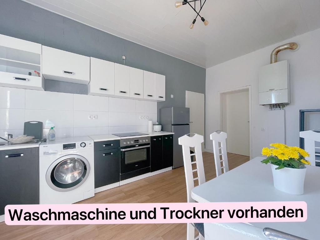 Appartement Ein Schlafenzimmer Wohnzimmer Schlafensofa maximum 3personen Rheinhausen Center 24h checkin 17 Annastraße 47226 Duisbourg