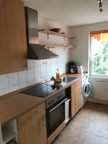 einfache Monteur Wohnung mit Küche ohne WIFI 3 Schlafzimmer in Salzgitter Thiede