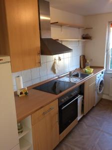 einfache Monteur Wohnung mit Küche ohne WIFI 3 Schlafzimmer in Salzgitter Thiede