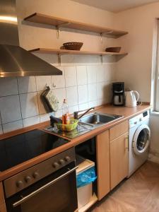 einfache Monteur Wohnung mit Küche ohne WIFI 3 Schlafzimmer in Salzgitter Thiede