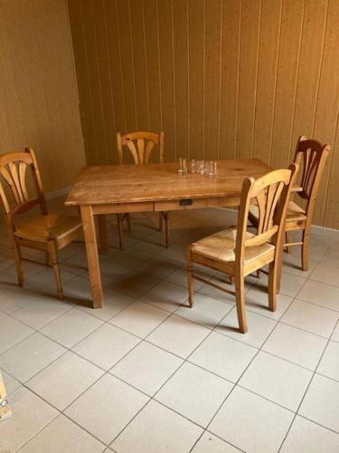 Einfaches grosse geräumiges Wohnung für Monteuren