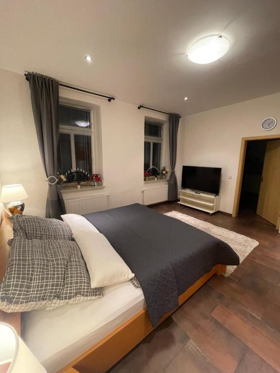 Einraum Ferienwohnung im Zentrum 4 Bahnhofstraße, 08280 Aue