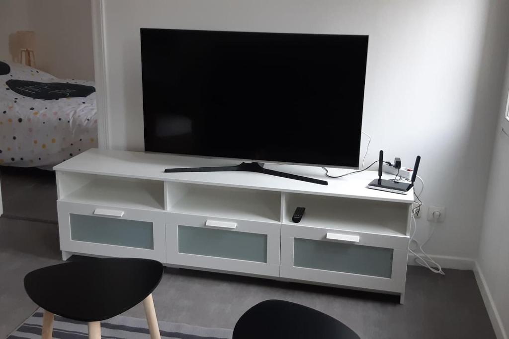 Appartement Elbeuf Etage 1 sweet home Netflix wifi 13 Rue Léveillé 76500 Elbeuf