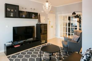 Elegance Lisbon View 68 by Lisbonne Collection