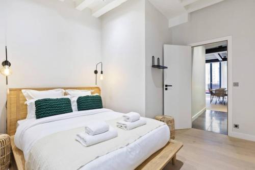 Elegant 2 Bedroom Apartment in Paris