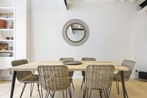 Elegant 2 Bedroom Apartment in Paris