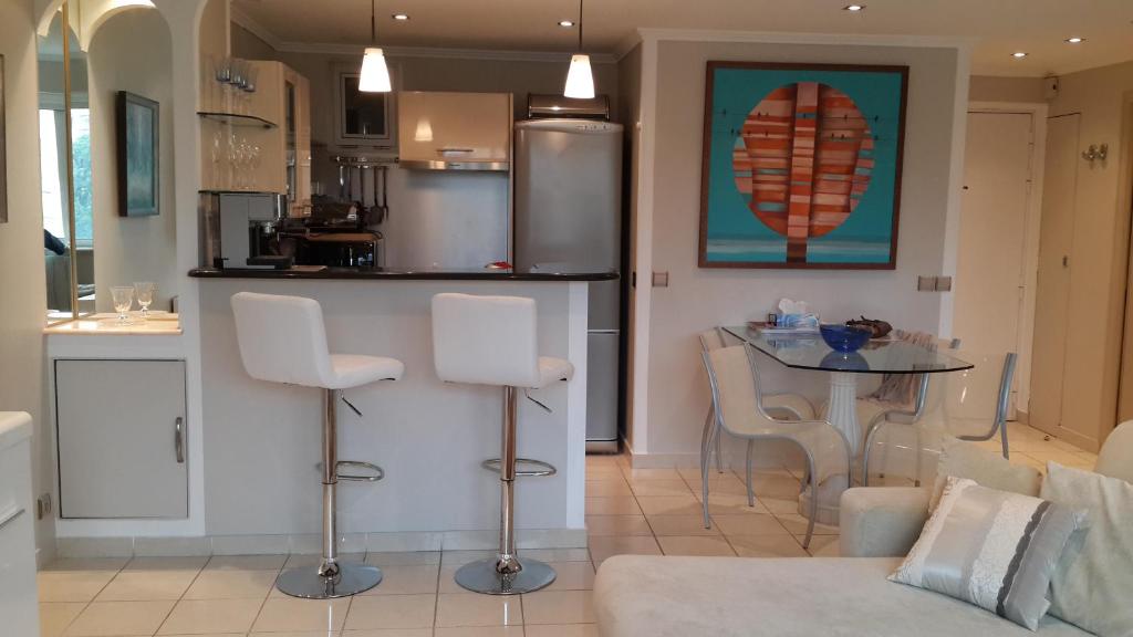 Appartement Elegant Apart in City Centre of Cannes 13 Rue Latour-Maubourg  3eme étage 06400 Cannes