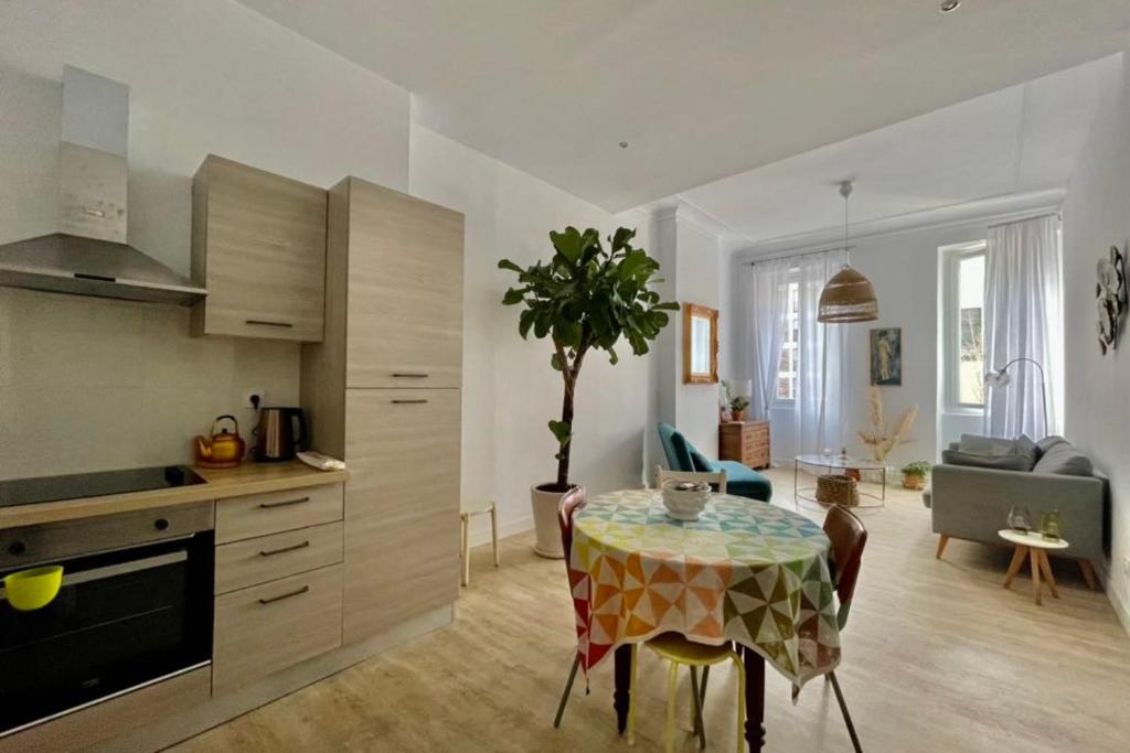 Appartement ELEGANT apt in the heart of MARSEILLE 11 Rue Charles Plumier 13002 Marseille