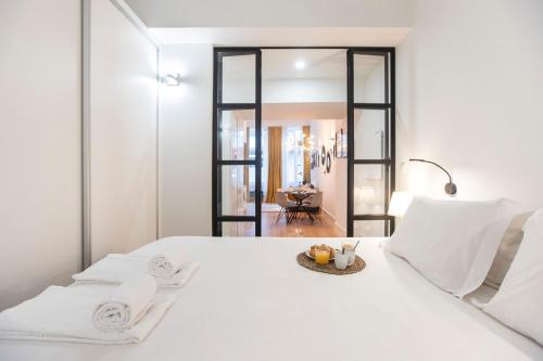 Elegant & Bright Flat by LovelyStay