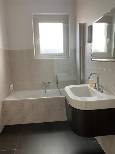 Elegant Duplex de Haut Standing de 230m2