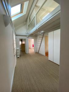 Elegant Duplex de Haut Standing de 230m2