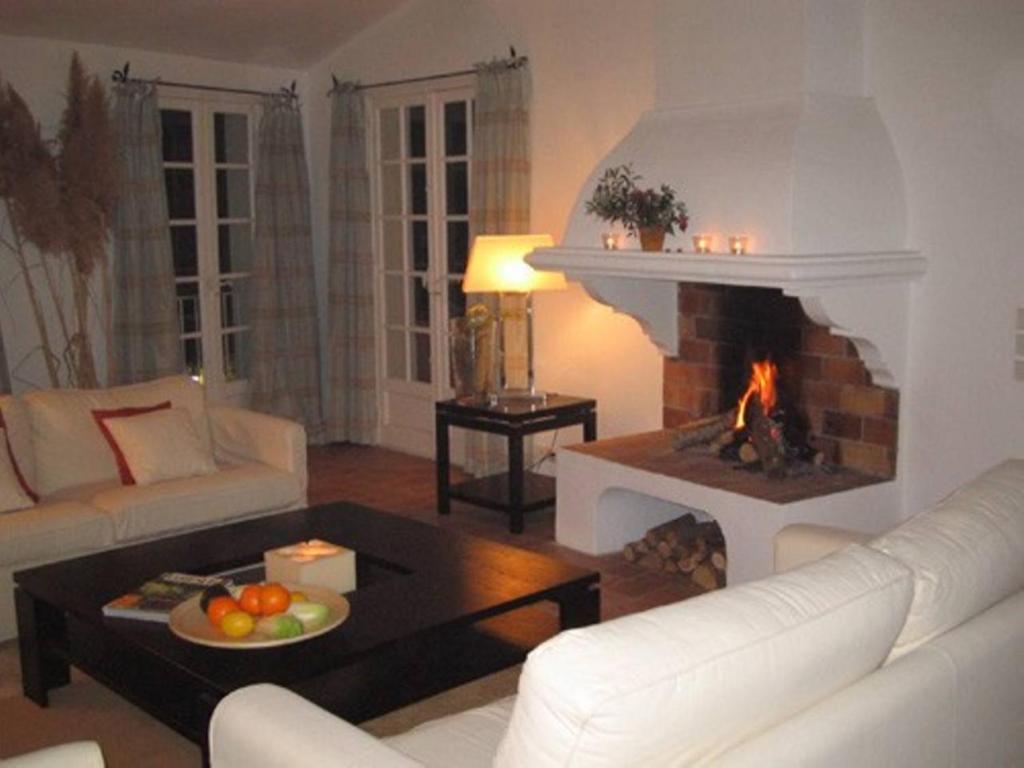 Elegant flat central Saint Tropez with terrace 24 Rue des Remparts, 83990 Saint-Tropez