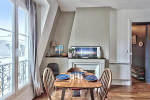 Elegant flat close to Republique and Oberkampf in Paris - Welkeys