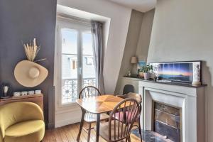 Elegant flat close to Republique and Oberkampf in Paris - Welkeys