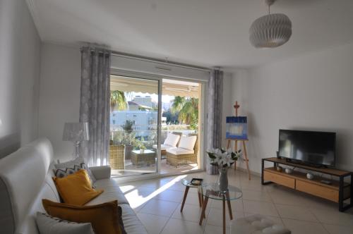 Elegant one-bedroom apartment with swimming pool - StayInAntibes - Le Vallon
