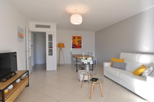 Elegant one-bedroom apartment with swimming pool - StayInAntibes - Le Vallon