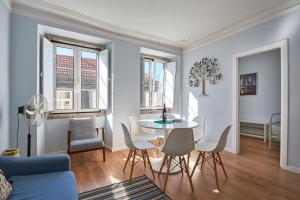 Elegant Riverview Apartment in Historical Lisbon