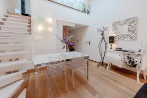 Appartement Elegante appartmento nel quadrato d'oro a St Tropez 8 Rue Saint-Jean 83990 Saint-Tropez Provence-Alpes-Côte d\'Azur