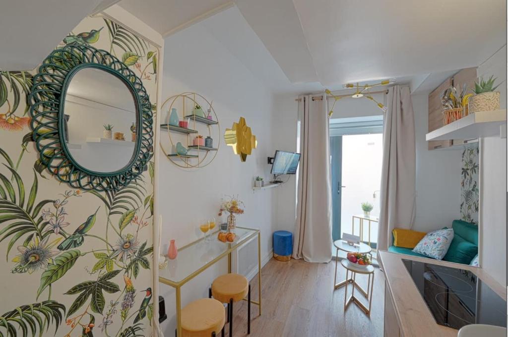 Appartement Emerald Oasis close to Fashionable Le Marais Rue Notre Dame de Nazareth 57 75003 Paris