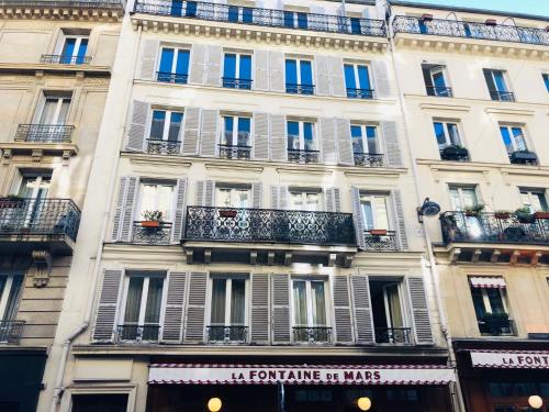 EMPLACEMENT PARFAIT - PARIS 7EME - BAIL MOBILITÉ