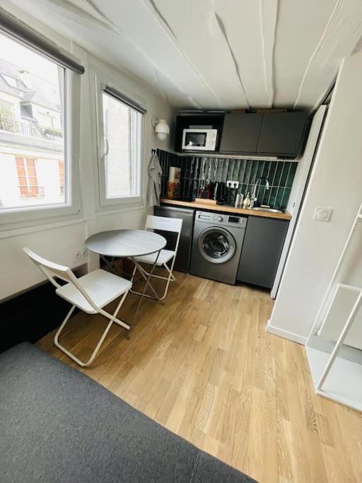 Appartement Emplacement rare - Paris 7 - Bail mobilité 43 Rue de Verneuil 75007 Paris