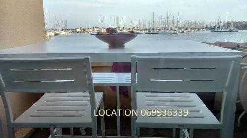 EN BORD DE MER