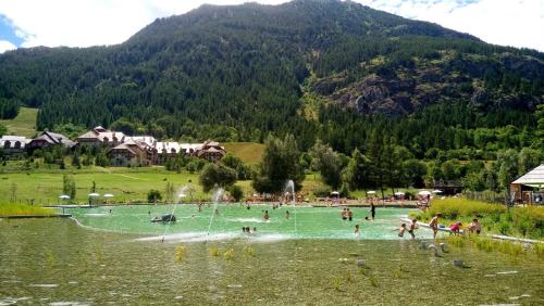 Appartement en rez de jardin et parking privatifs près des pistes La Salle-Les-Alpes france