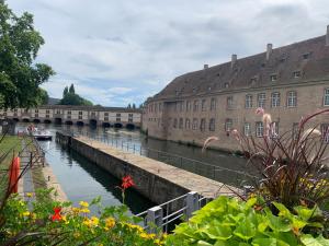 ENA 3 pièces neuf entre centre et gare