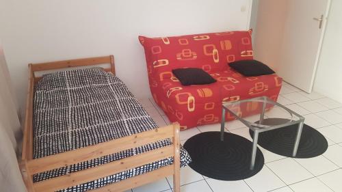 Appartement appartement entier 2 a 6 personnes. RDC 106 Grande Rue Château-Gontier