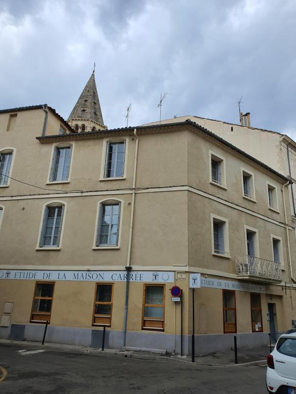 Appartement Entre arènes et maison carrée P1 2a Rue Tedenat 30900 Nîmes