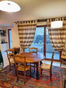 Appartement Entre Lac d'Annecy et montagnes, golf et parapente à pieds 110 Chemin de la Fruitière 74290 La Pirraz Rhône-Alpes