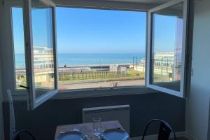 Appartement Entre mer et falaises 2 10 Rue du Lieutenant Claude Testu 76470 Le Tréport Normandie