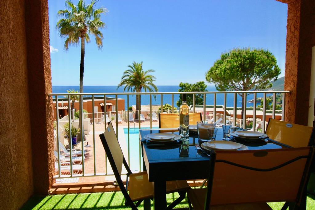 Appartement Entre mer et massif forestier de l'Estérel 118 - 1er étage 19 Boulevard de l'Esterel 06590 Théoule-sur-Mer