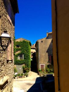 Appartement Entre Terre et Ciel. 2ème étage 77A, rue Saint Louis. 84400 Saignon Provence-Alpes-Côte d\'Azur