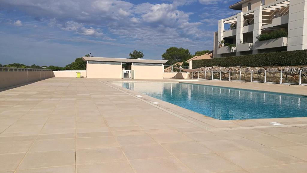 Appartement Entre Terre et Mer 1761 Route de la Bouverie Bat A3 appartement 220 83520 Roquebrune-sur Argens