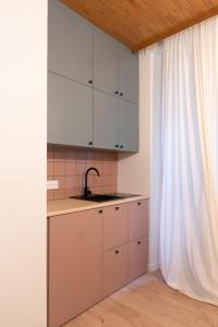 Equipped studio 2 steps from the Arc de Triomphe