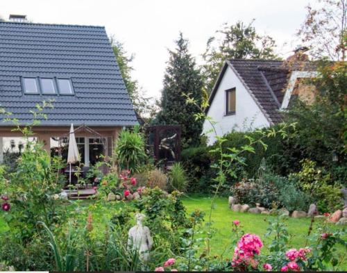 Erdgeschoss Wohnung mit Garten
