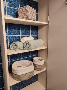 Erholsame 2 Zimmer FeWo mit King-Size-Bett, Pool & Stellplatz