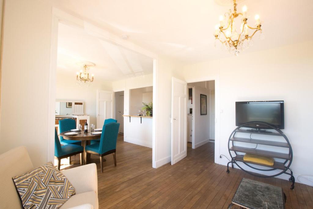 es7údios 2520-492  Peniche