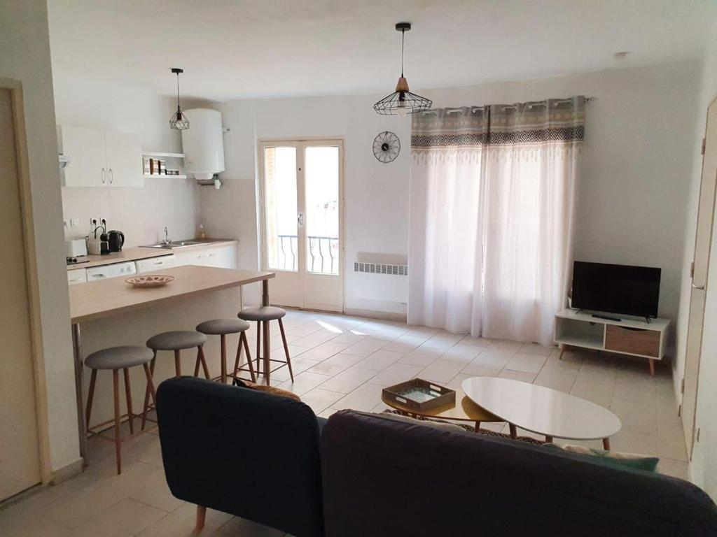 Appartement Escapade au cœur historique de Pézenas 3 Rue Joseph Cambon 34120 Pézenas