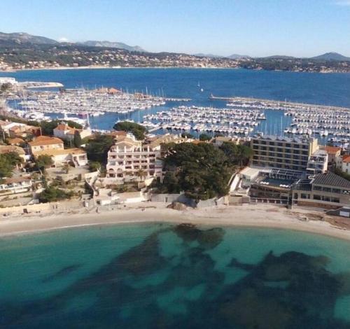 Escapade Bandolaise, 100 mètres de la plage