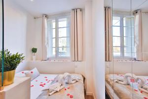 Escapade en Amoureux T2 luxueux, Love Room avec balnéo, 60m gare - hypercentre - La Porte Bleue 4