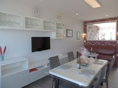 ESPLANADE FRONT DE MER 109 1er Etage Lit fait wifi Parking