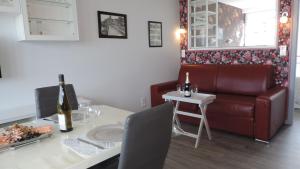ESPLANADE FRONT DE MER 109 1er Etage Lit fait wifi Parking