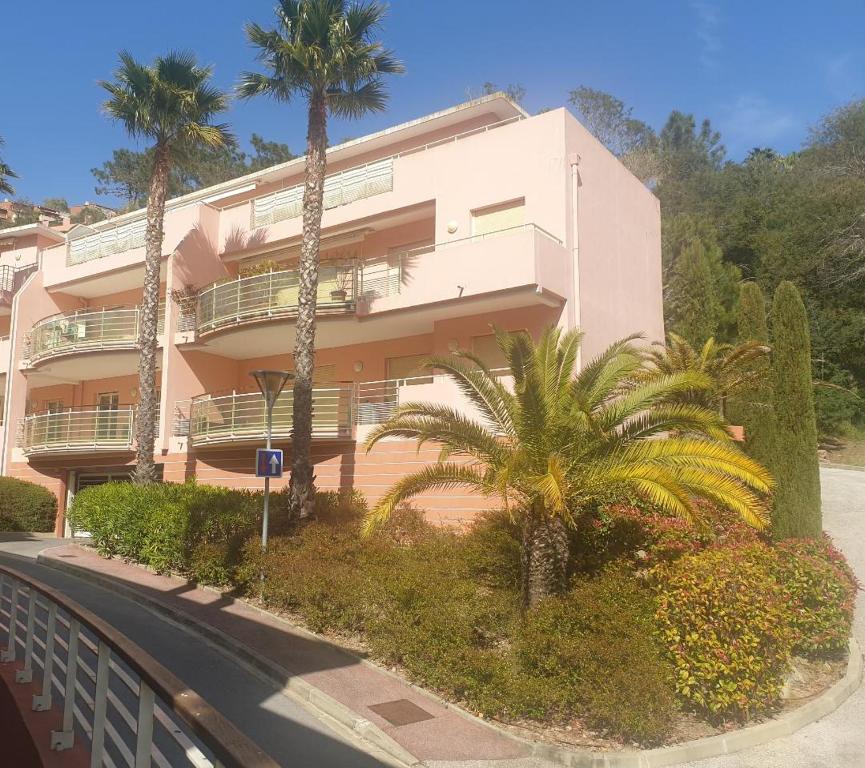 Appartement ESTEREL BEACH AND SEA 10 Avenue du Trayas 06590 Théoule-sur-Mer