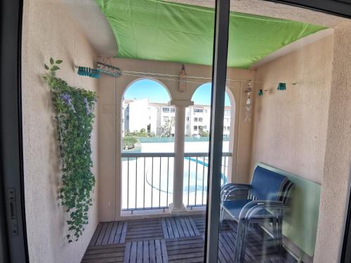 Etoile d'Azur T2, dans une résidence avec piscine.