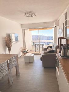 Etoile dorée, vue mer, plage, clim, commerces, 3 étoiles